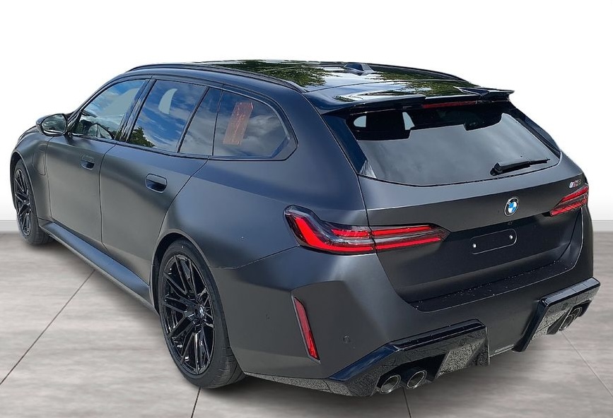 BMW M5 TOURING | NOVÝ MODEL | SKLADEM | NĚMECKÉ PŘEDVÁDĚCÍ AUTO | DOVOZ | SUPER SPORTOVNÍ KOMBI | V8 BITURBO HYBRID VÝKON 727 KONÍ | ŠEDÁ MATNÁ FROZEN GREY | ČERNÁ / BÍLÁ KŮŽE | MAX VÝBAVA | KERAMICKÉ BRZDY | VIP SLEVA | NÁKUP ONLINE | AUTOiBUY.com